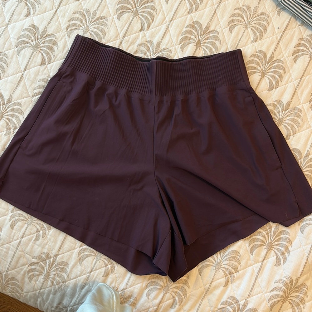 Athleta - cosmic flutter short